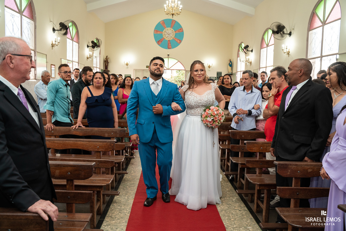 Casamento na igreja Santo Antonio em Para de minas fotos pelo fotografo eleito o melhor fotografo de para de minas 