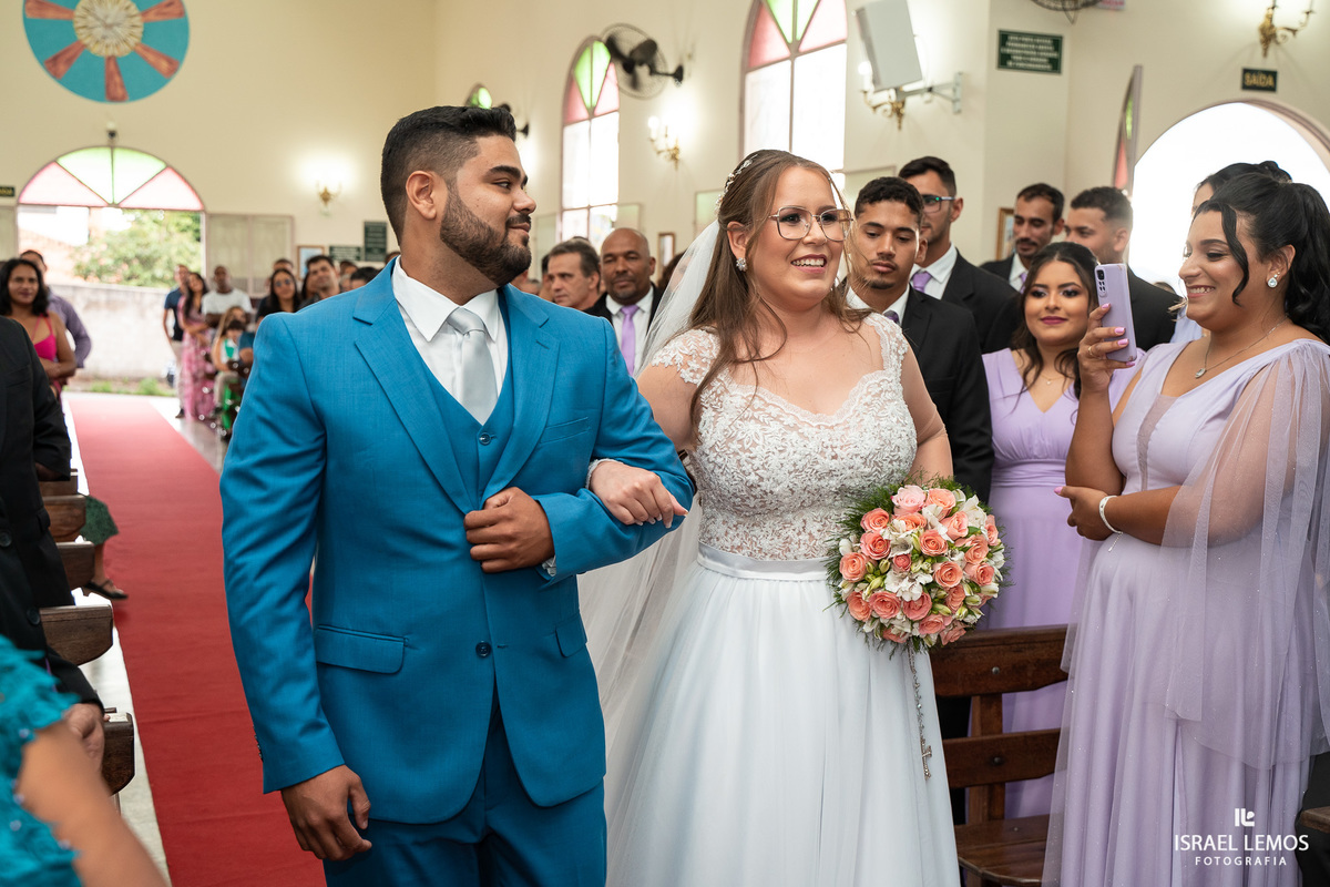 Casamento na igreja Santo Antonio em Para de minas fotos pelo fotografo eleito o melhor fotografo de para de minas 