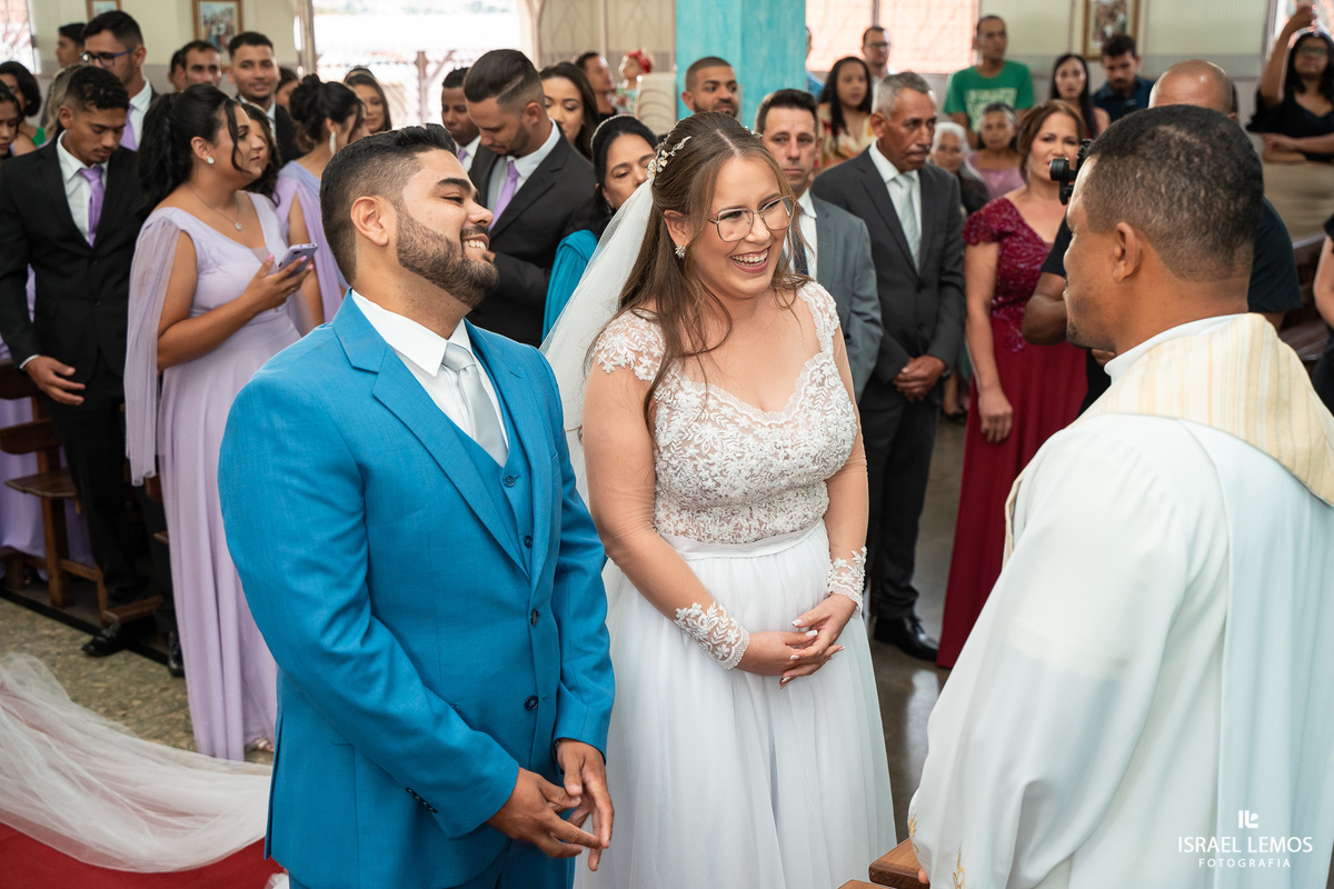 Casamento na igreja Santo Antonio em Para de minas fotos pelo fotografo eleito o melhor fotografo de para de minas 