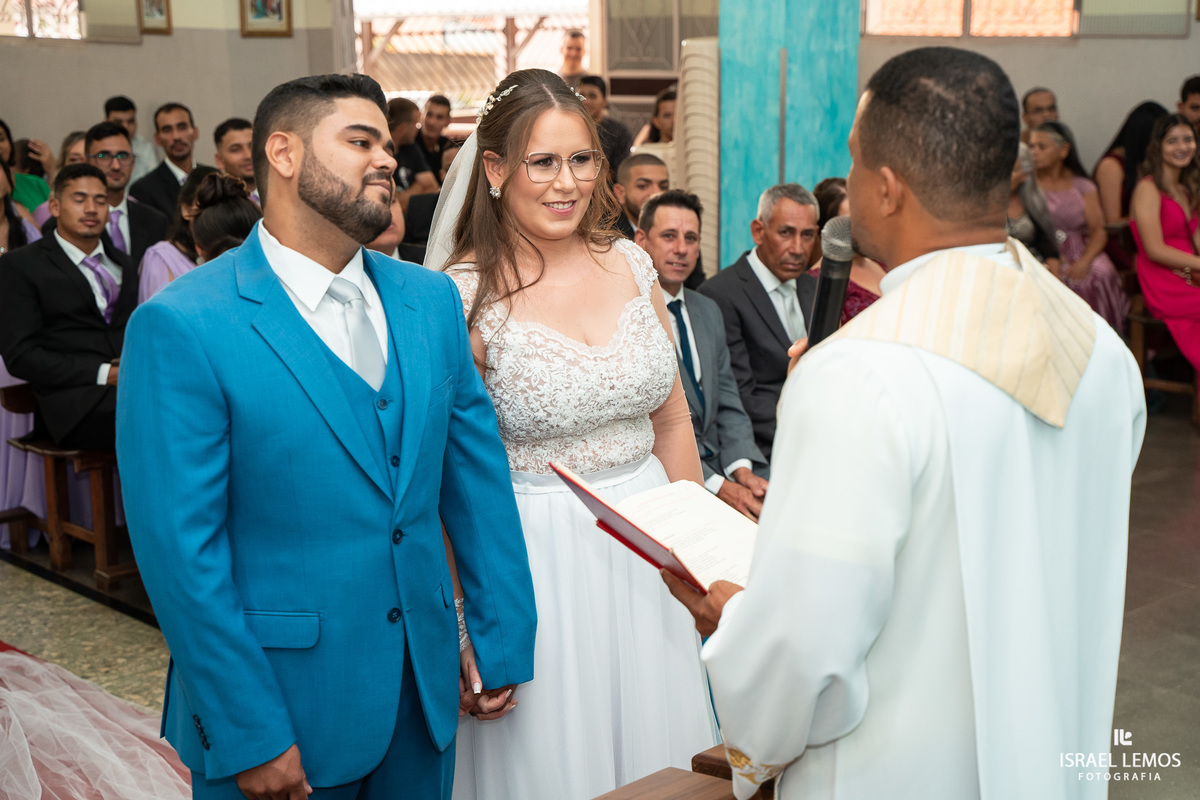 Casamento na igreja Santo Antonio em Para de minas fotos pelo fotografo eleito o melhor fotografo de para de minas 