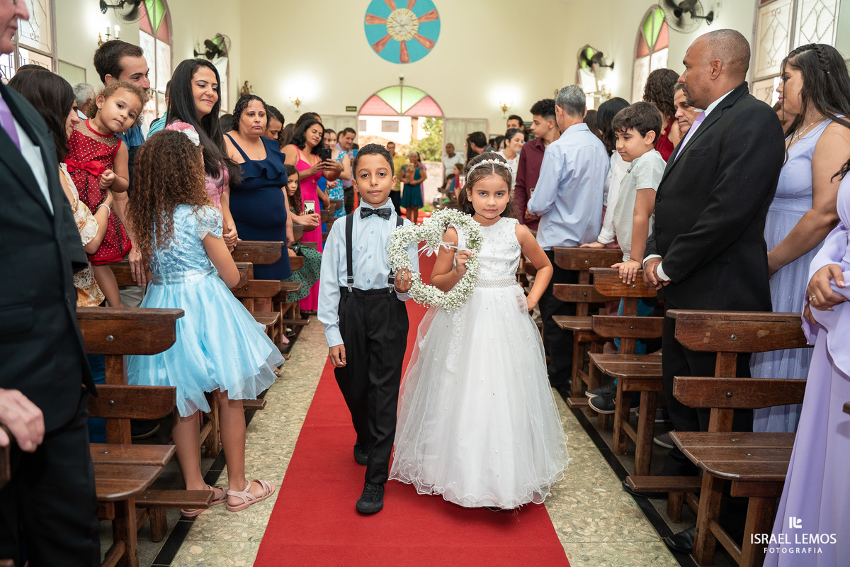 Casamento na igreja Santo Antonio em Para de minas fotos pelo fotografo eleito o melhor fotografo de para de minas 