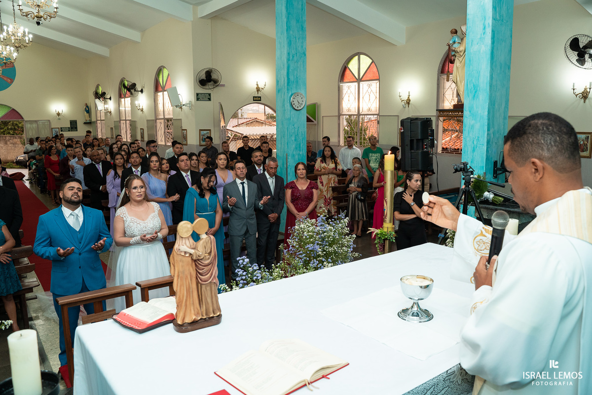 Casamento na igreja Santo Antonio em Para de minas fotos pelo fotografo eleito o melhor fotografo de para de minas 