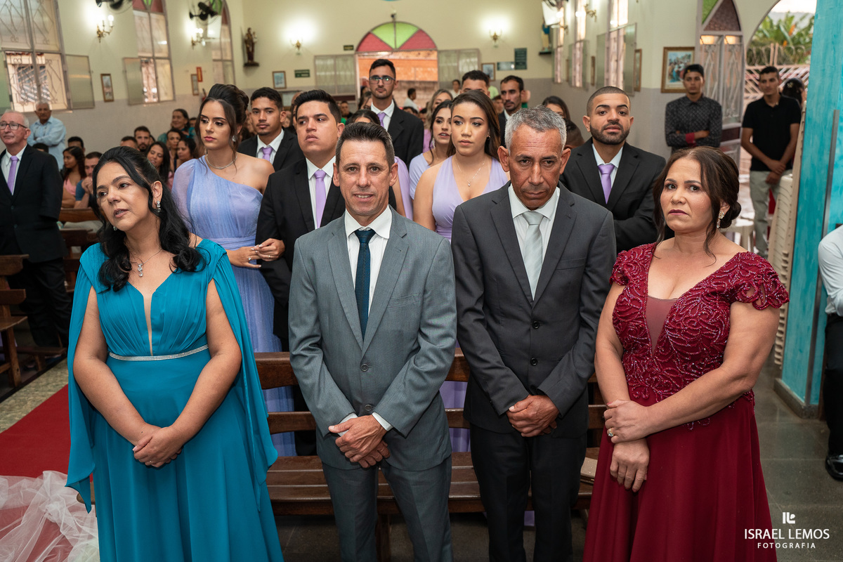 Casamento na igreja Santo Antonio em Para de minas fotos pelo fotografo eleito o melhor fotografo de para de minas 
