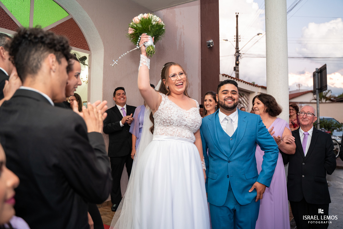 Casamento na igreja Santo Antonio em Para de minas fotos pelo fotografo eleito o melhor fotografo de para de minas 