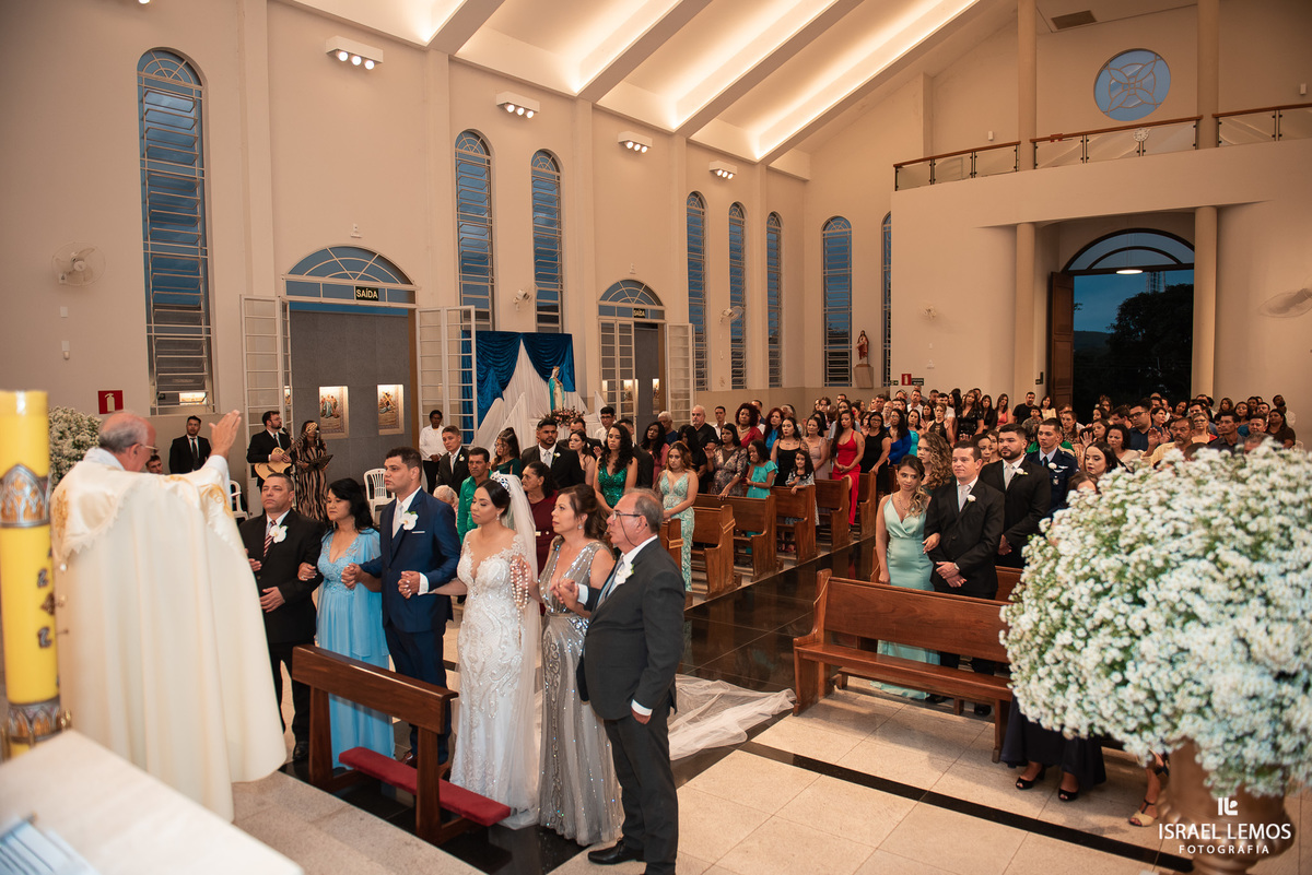 Casamento igreja sao Pedro em Para de minas Fotos oficiais pelo fotografo de casamento de Para de minas Israel Lemos 