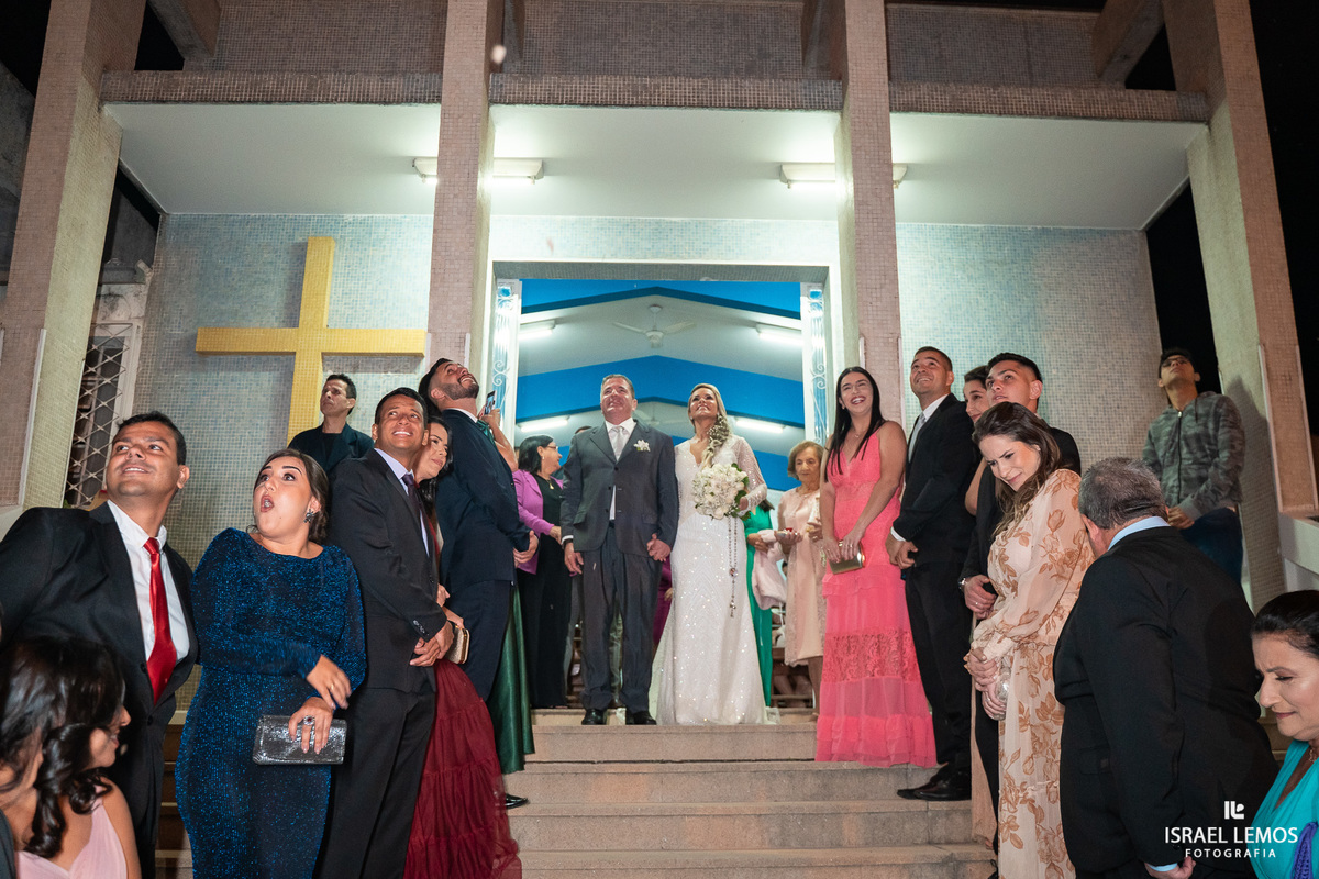 saída com queima de fotos depois do casamento