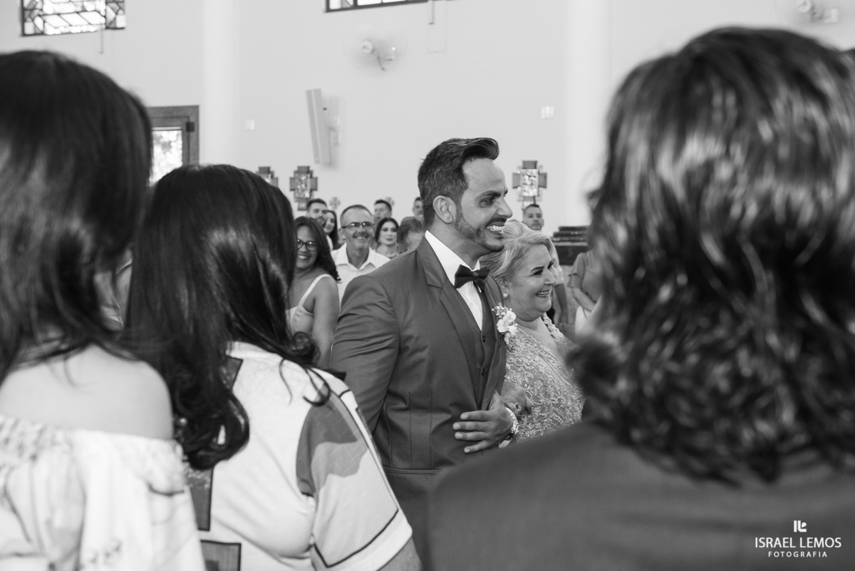casamento nas igreja sao Francisco em Para de minas Juninho e Thais JR fotos oficiais pelo fotografo Israel Lemos 