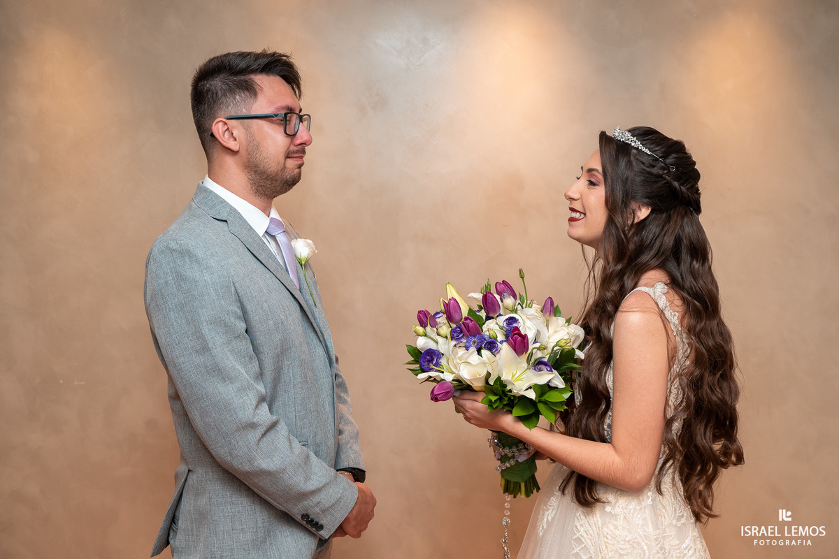 Irmao se emociona com o firsh look casamento na Pampulha pelo fotografo de casamento Israel Lemos belo horizonte