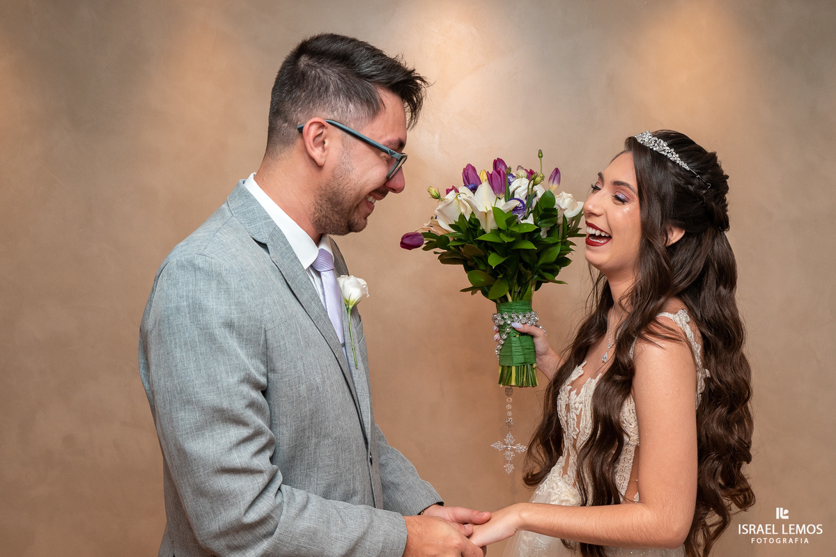 Irmao se emociona com o firsh look casamento na Pampulha pelo fotografo de casamento Israel Lemos belo horizonte