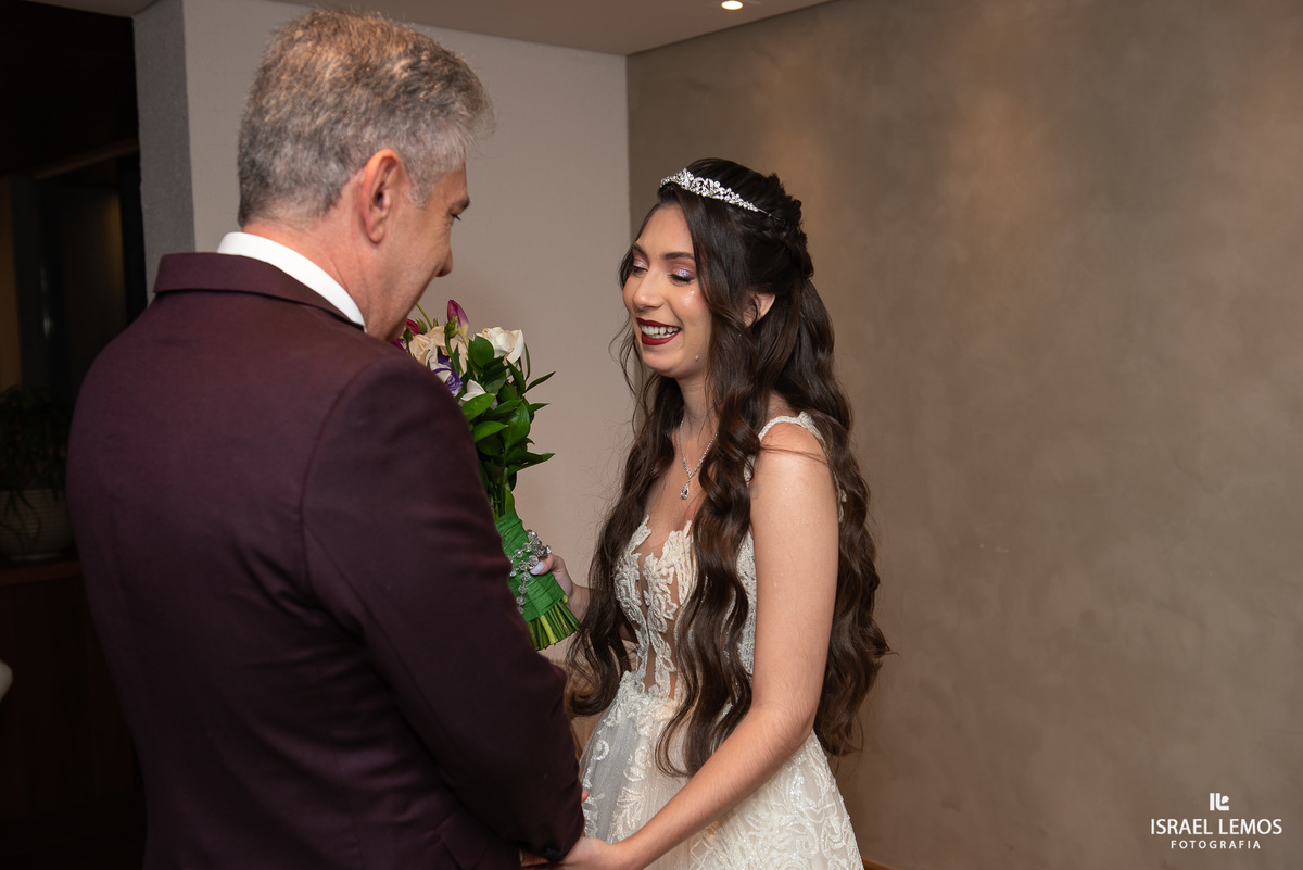 pai da noiva se emociona com a noiva mai bonita de bh Pampulha e fotografo Israel Lemos registra esse momento lindo