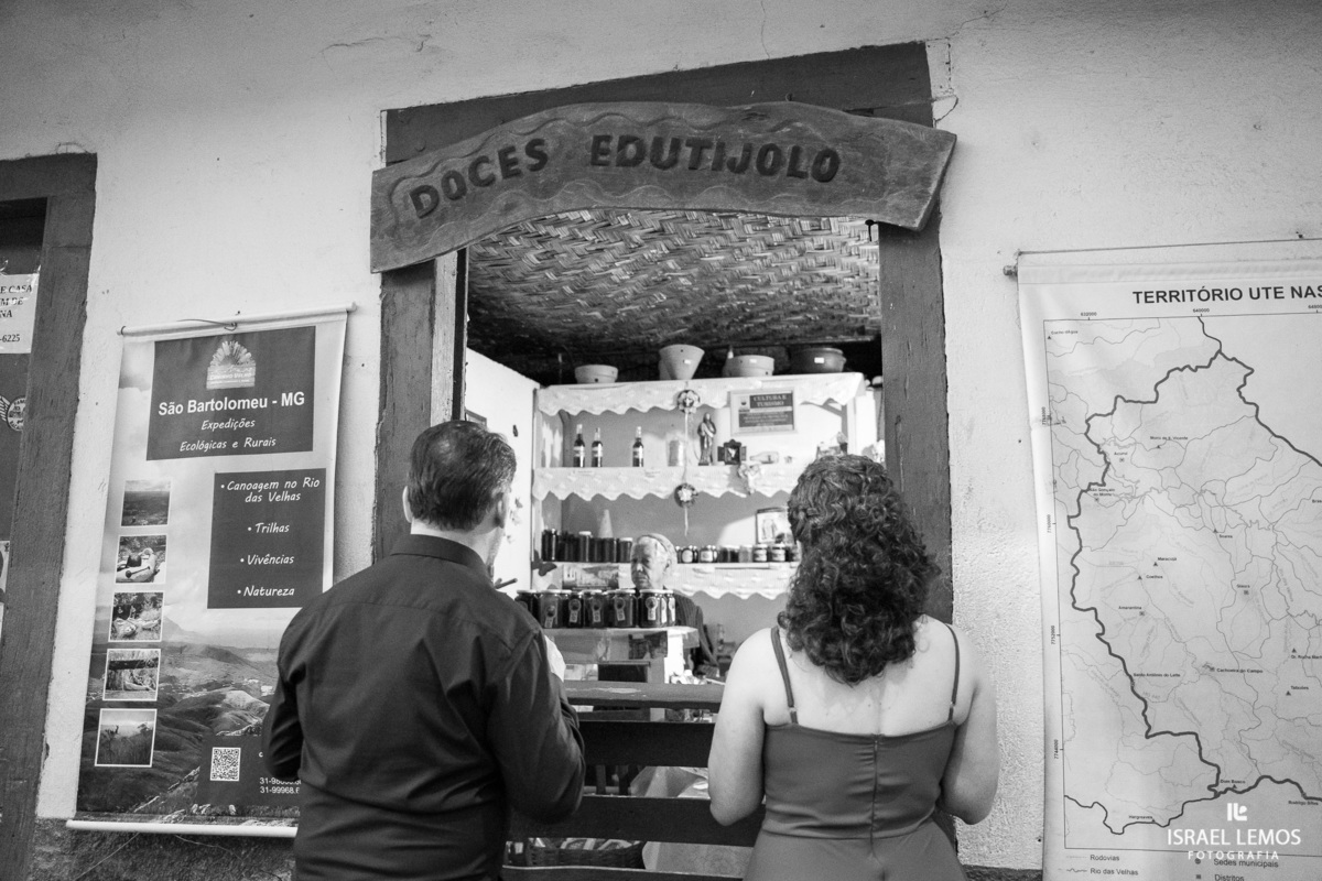 fotografia de casamento em Ouro Preto no distrito de São Bartolomeu fotos Save the date Israel Lemos Fotografia de casamento ouro preto
