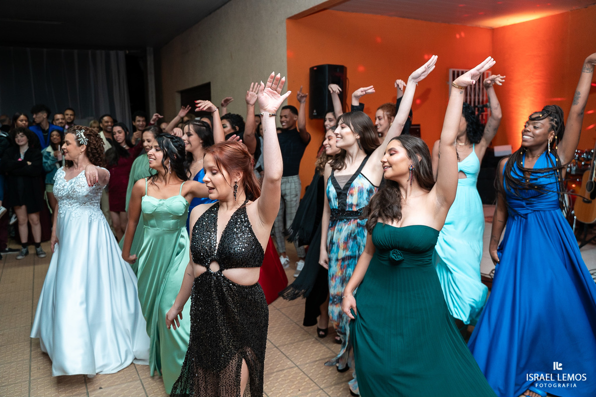 FESTA DE CASAMENTO Fotografo de casamento Juatuba Israel Lemos fotógrafo em Juatuba cidade metropolitana de belo Horizonte 