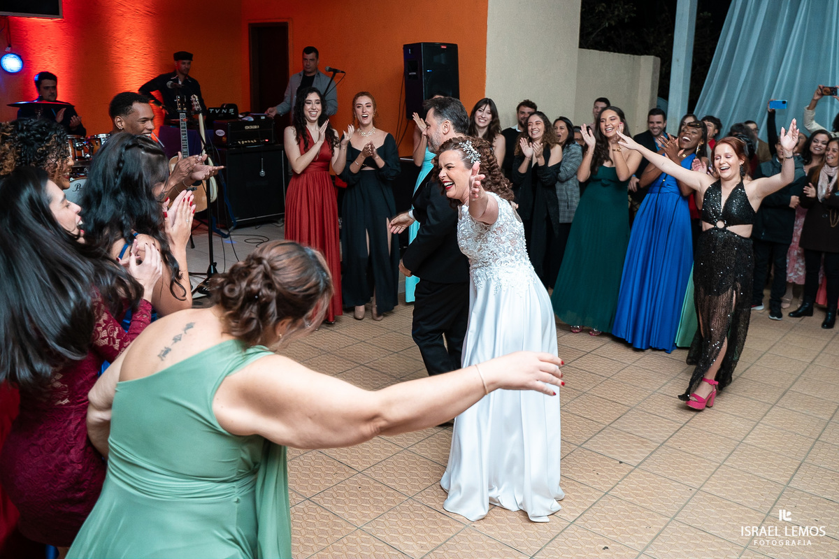 FESTA DE CASAMENTO Fotografo de casamento Juatuba Israel Lemos fotógrafo em Juatuba cidade metropolitana de belo Horizonte 