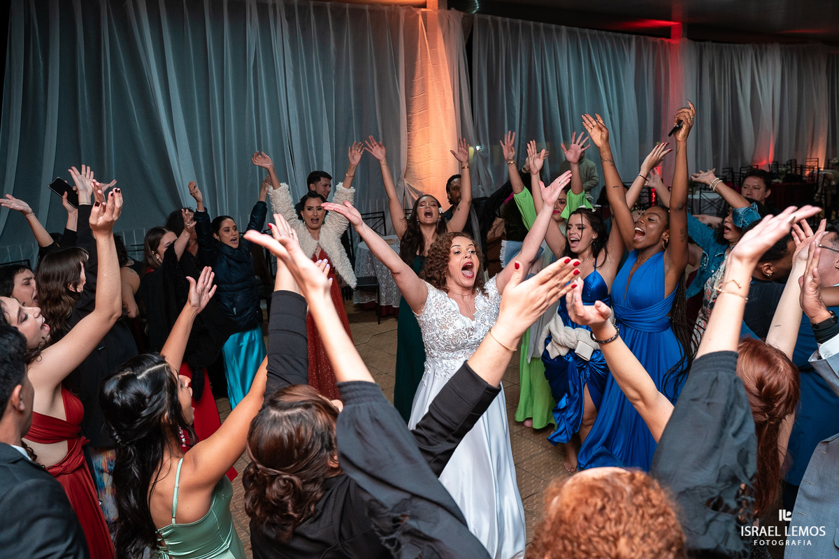 FESTA DE CASAMENTO Fotografo de casamento Juatuba Israel Lemos fotógrafo em Juatuba cidade metropolitana de belo Horizonte 