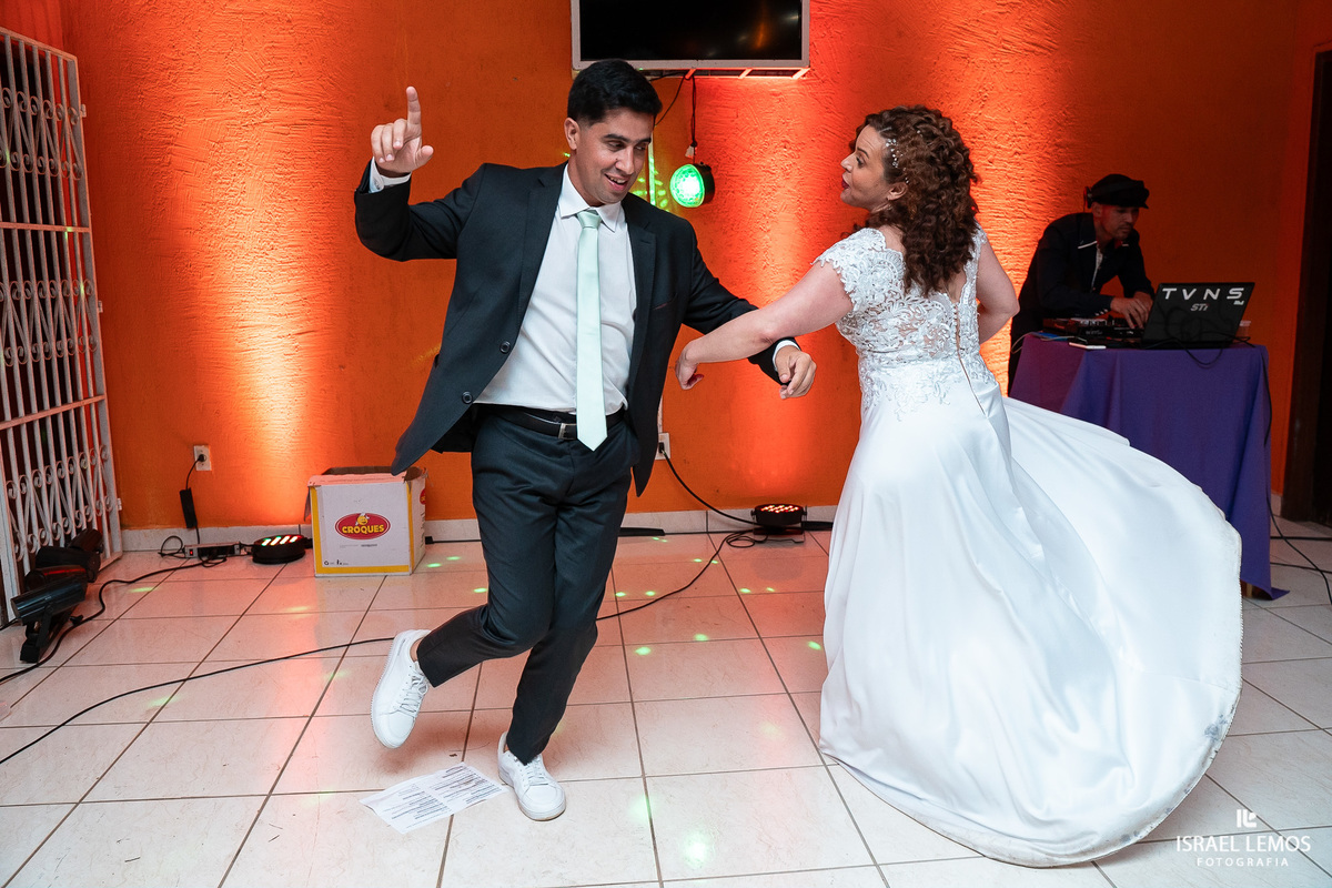 FESTA DE CASAMENTO Fotografo de casamento Juatuba Israel Lemos fotógrafo em Juatuba cidade metropolitana de belo Horizonte 