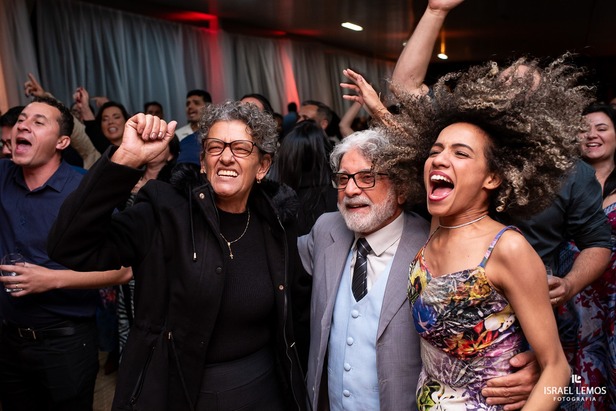 FESTA DE CASAMENTO Fotografo de casamento Juatuba Israel Lemos fotógrafo em Juatuba cidade metropolitana de belo Horizonte 