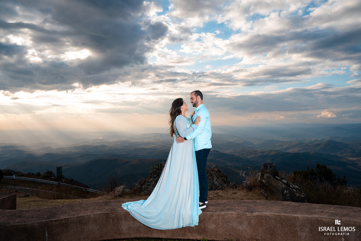 Ensaio pré-wedding da Tathiane e Maicon que rolou na Serra da Piedade, em Caeté MG