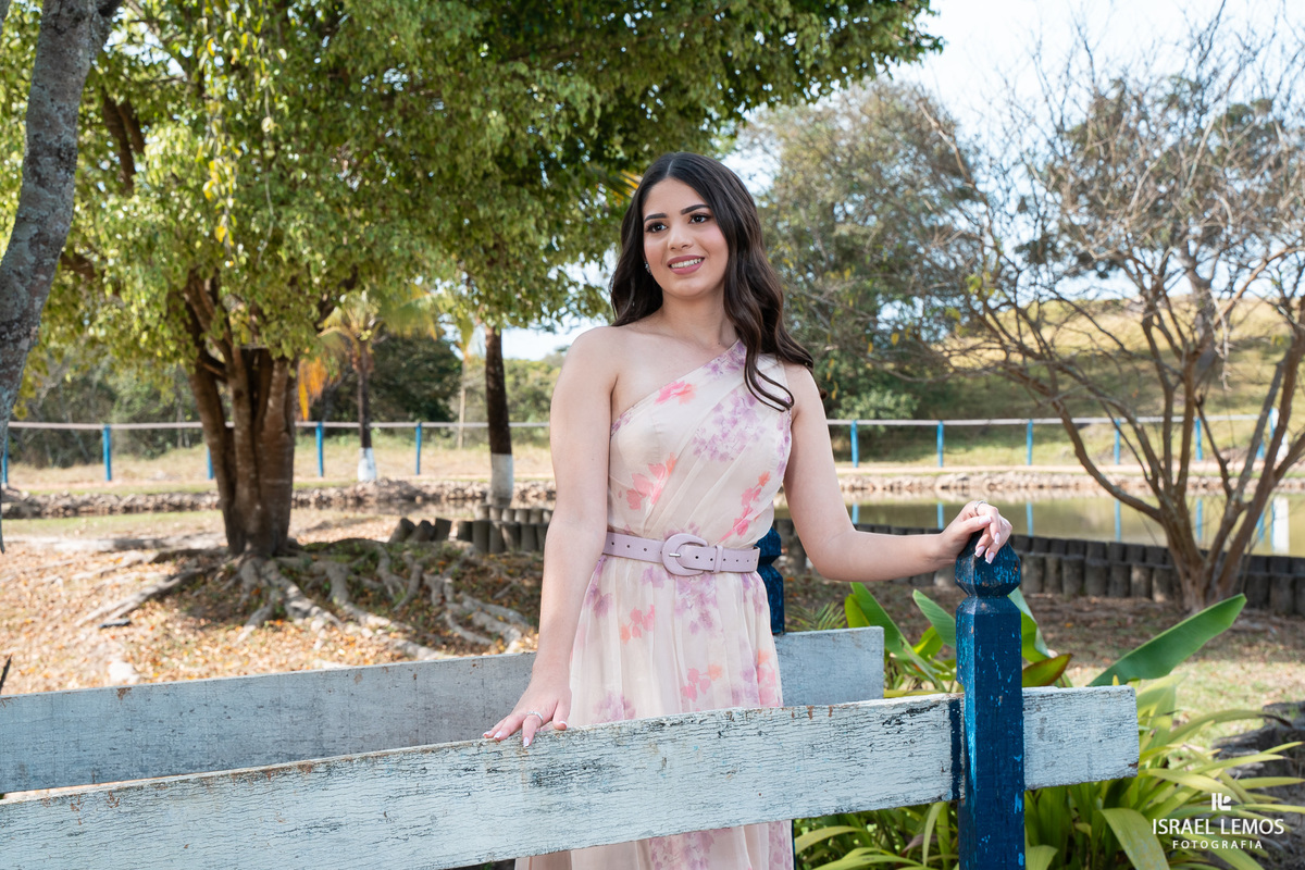 Fotografia de debutante de 15 anos em Para de minas fotos pelo fotografo paraminense Israel Lemos 