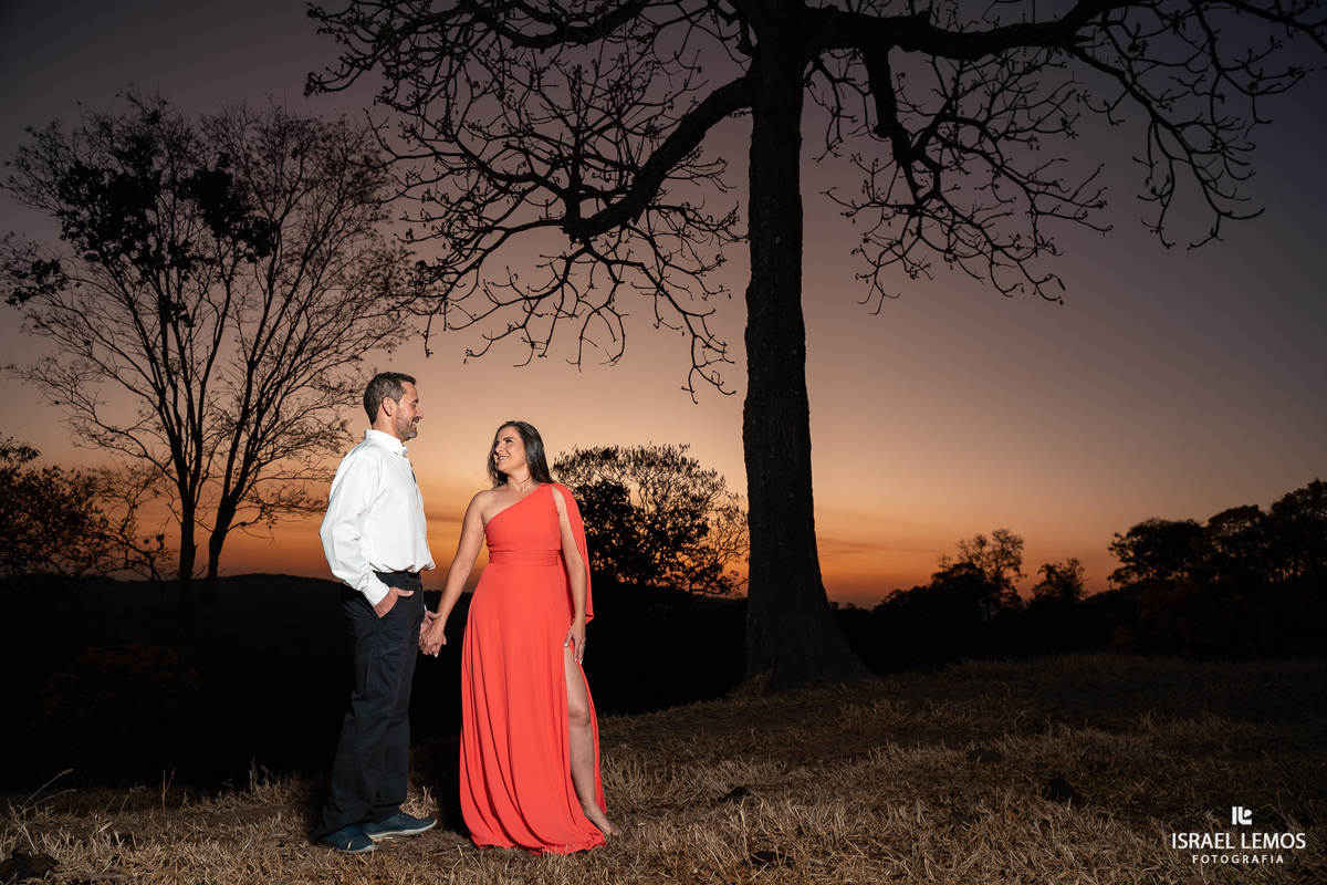 Fotografo de casamento na cidade de Pará de Minas mg pega indo por do sol aqui na nossa para de minas