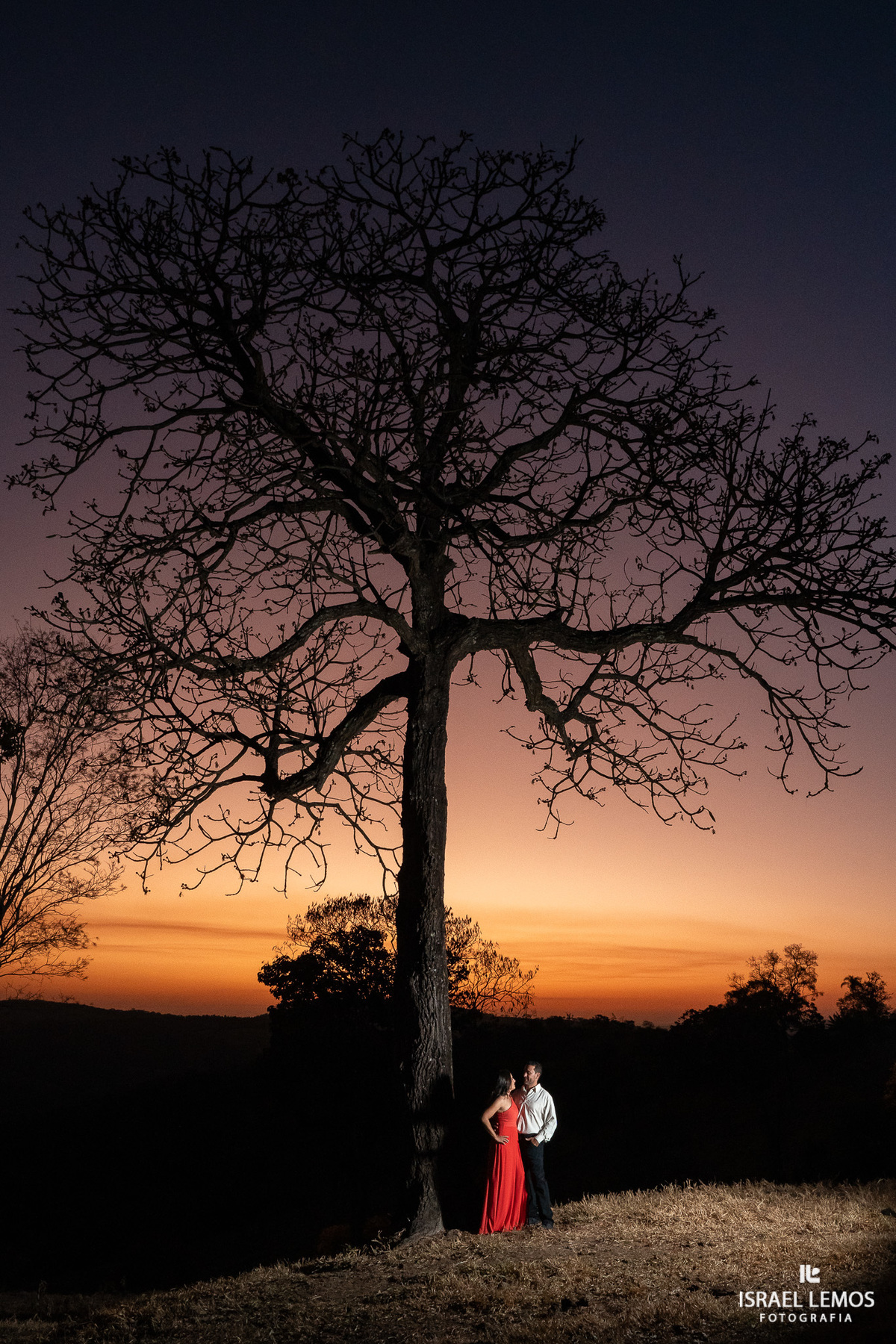Fotografo de casamento na cidade de Pará de Minas mg pega indo por do sol aqui na nossa para de minas