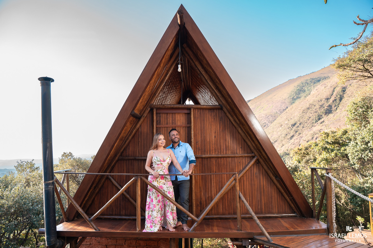 O Tipi da Serra é um espaço novo, criado pensando em Integrar a Natureza à Você com todo conforto. Fica localizado na Serra da Moeda, lugar maravilhoso e cheio de histórias para contar.
O Teepe, barraca inspirada nos antigo Índios Americanos, e costurada 