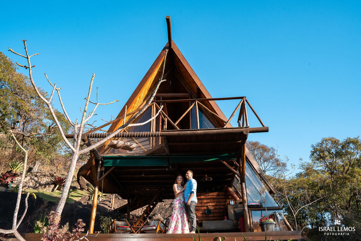 O Tipi da Serra é um espaço novo, criado pensando em Integrar a Natureza à Você com todo conforto. Fica localizado na Serra da Moeda, lugar maravilhoso e cheio de histórias para contar.
O Teepe, barraca inspirada nos antigo Índios Americanos, e costurada 