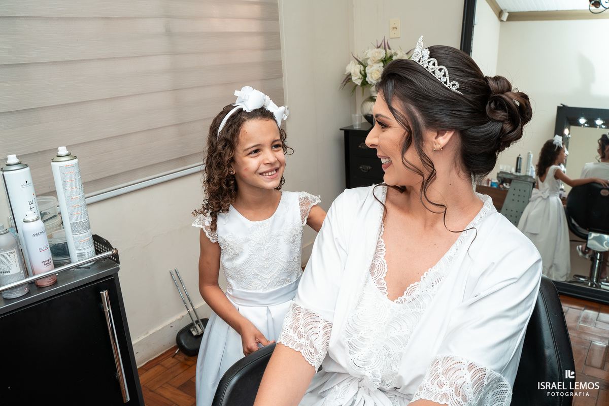 Maquiagem de noiva na cidade de Pitangui na Betania maquiadora fotografia do casamento Peo fotografo Israel Lemos pitanguiMaquiagem de noiva na cidade de Pitangui na Betania maquiadora fotografia do casamento Peo fotografo Israel Lemos pitangui