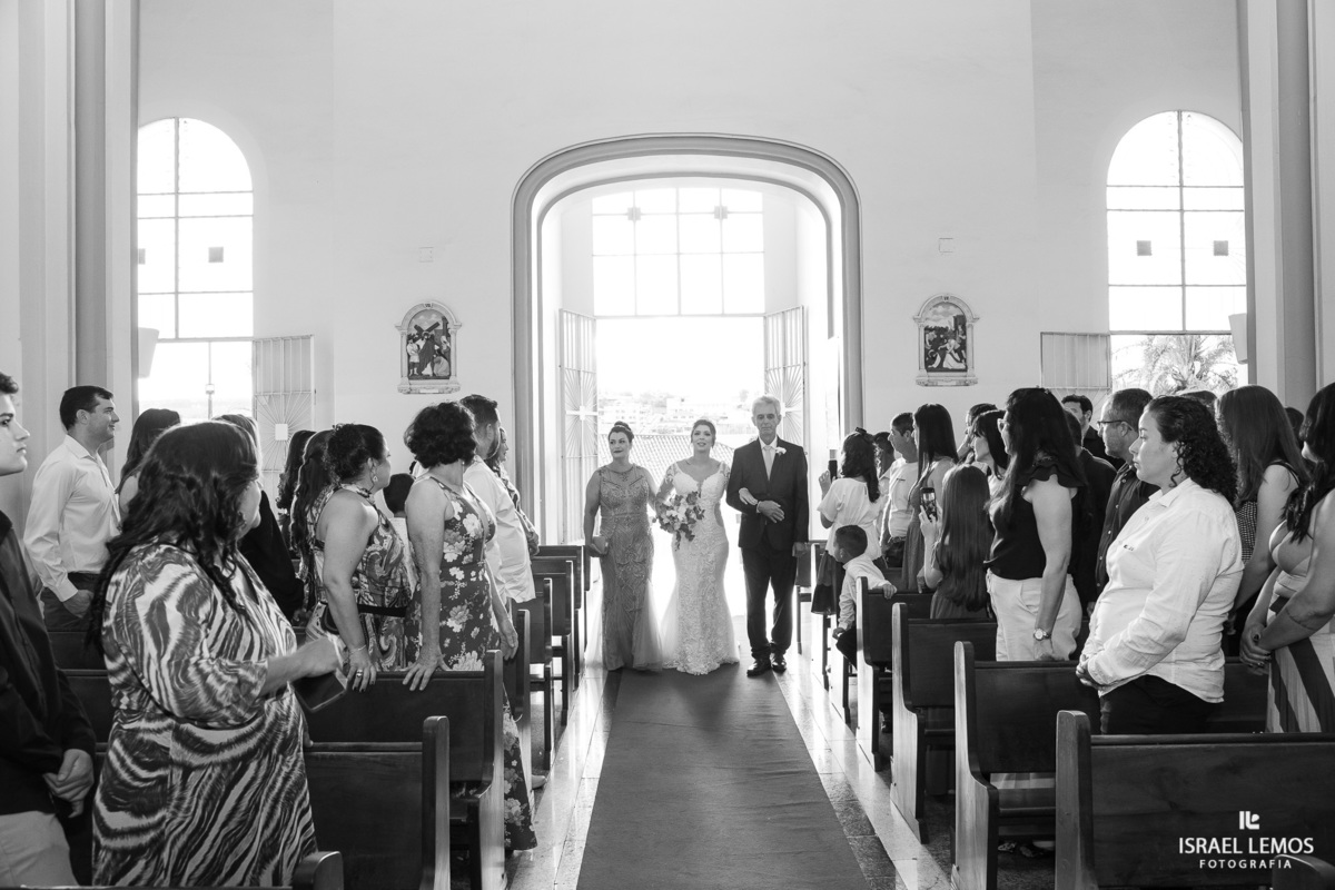 Casamento na igreja em Pitangui do casal Renata e Alisson fotos Israel Lemos Casamento na igreja em Pitangui do casal Renata e Alisson fotos Israel Lemos 