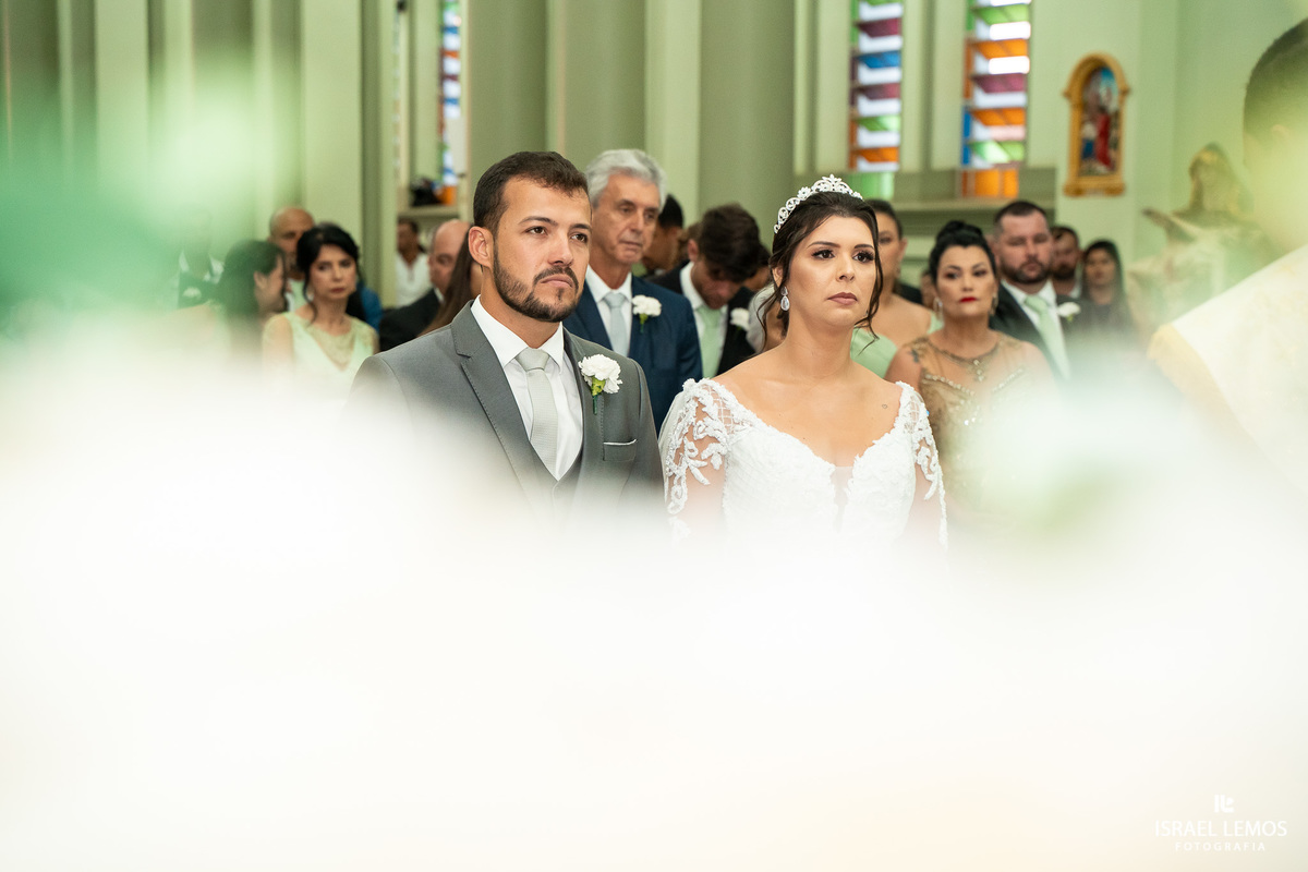 Casamento na igreja em Pitangui do casal Renata e Alisson fotos Israel Lemos 