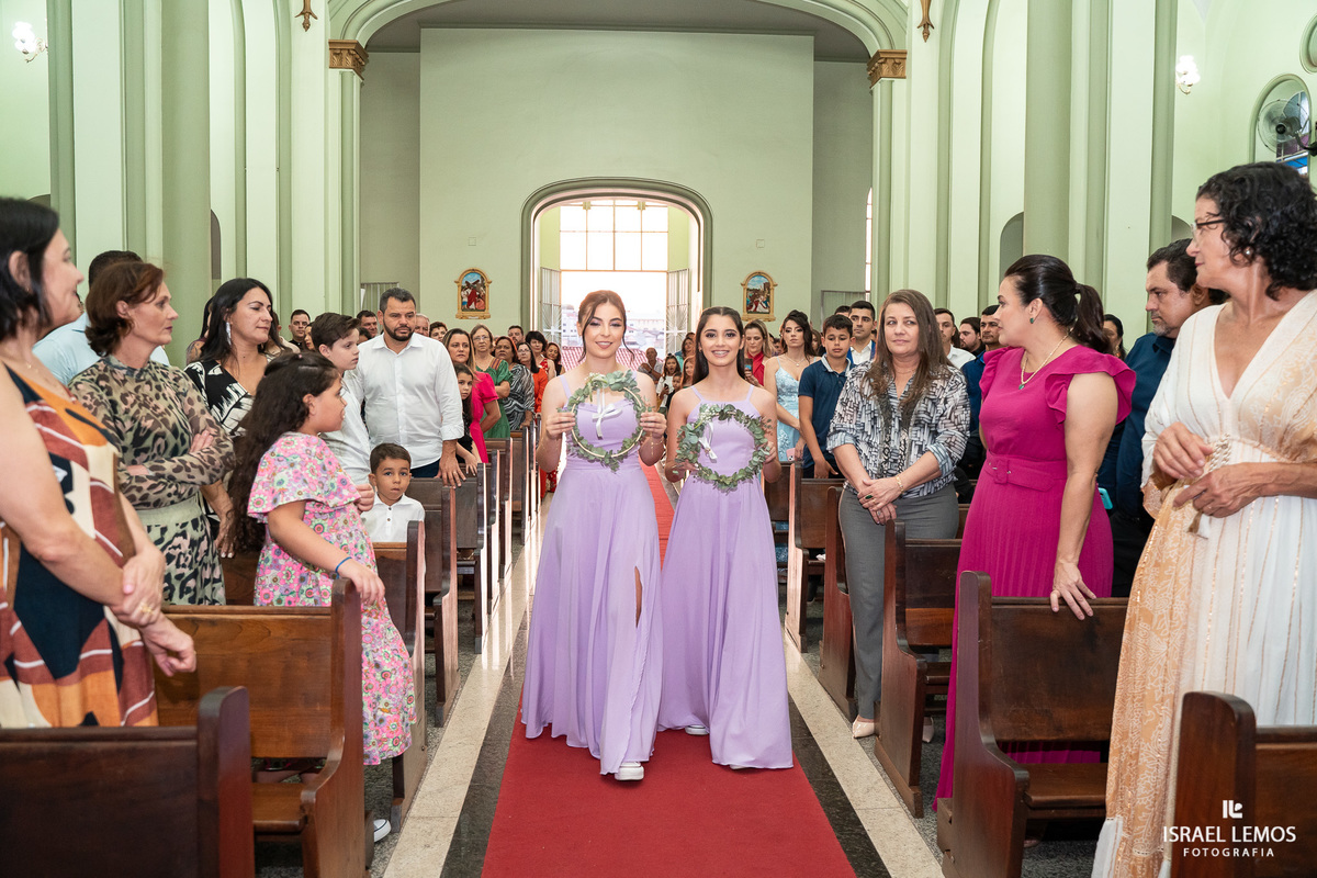 Casamento na igreja em Pitangui do casal Renata e Alisson fotos Israel Lemos 