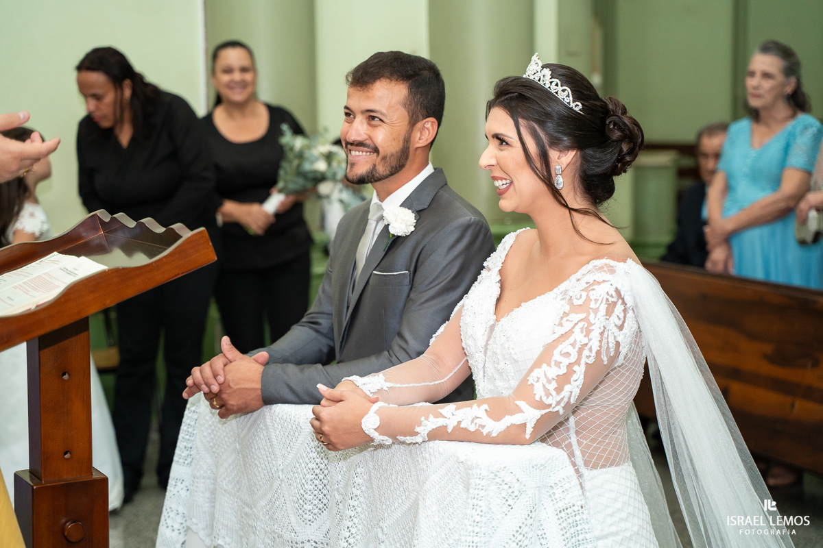 Casamento na igreja em Pitangui do casal Renata e Alisson fotos Israel Lemos Casamento na igreja em Pitangui do casal Renata e Alisson fotos Israel Lemos 
