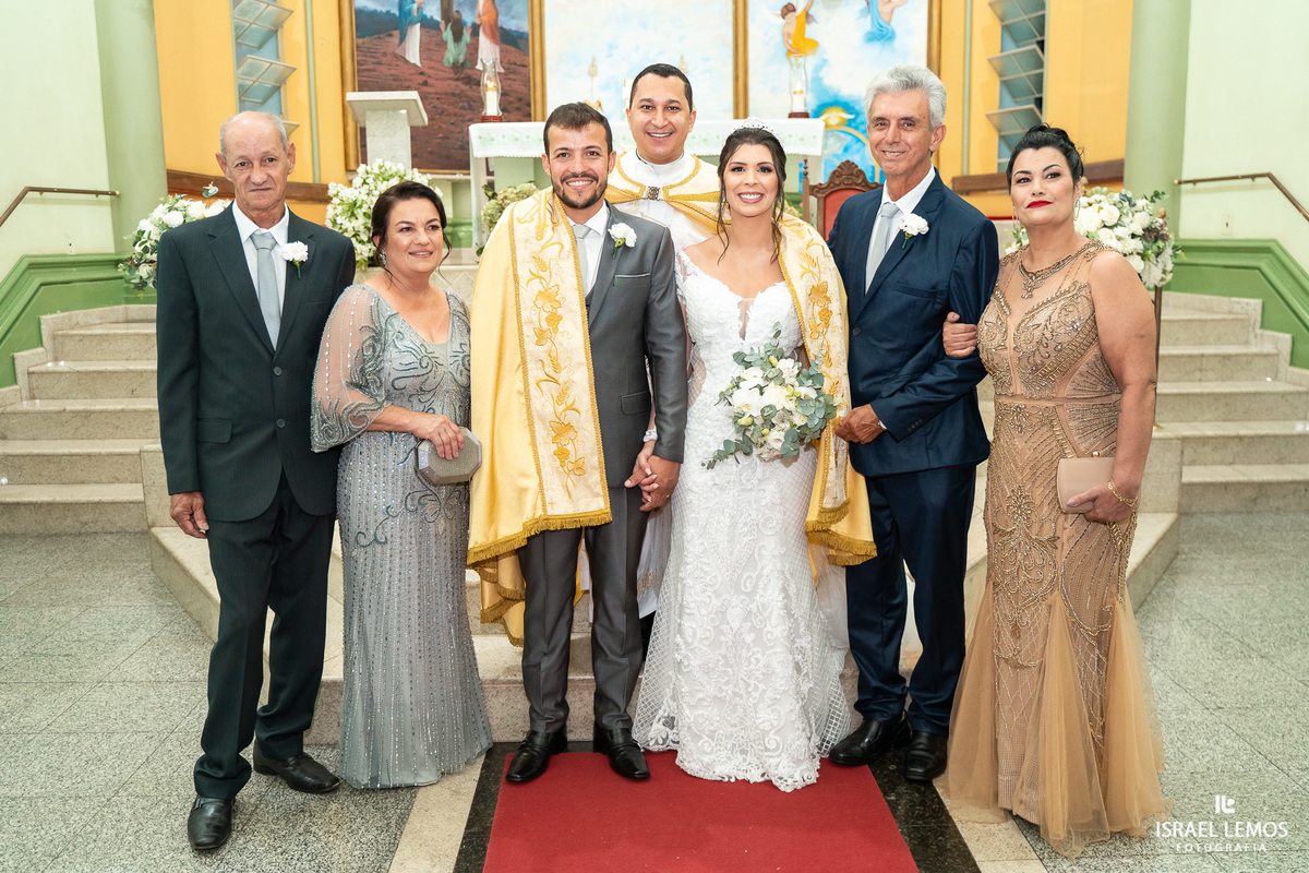 Casamento na igreja em Pitangui do casal Renata e Alisson fotos Israel Lemos Casamento na igreja em Pitangui do casal Renata e Alisson fotos Israel Lemos 