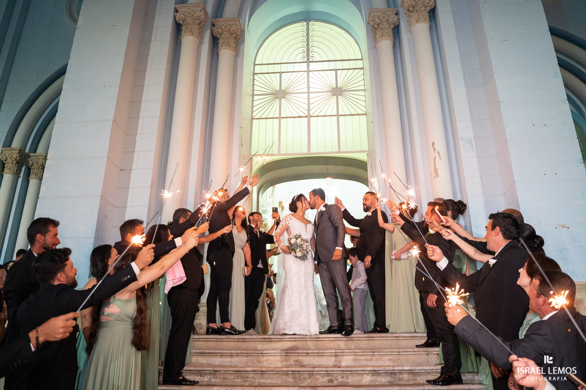Casamento na igreja em Pitangui do casal Renata e Alisson fotos Israel Lemos Casamento na igreja em Pitangui do casal Renata e Alisson fotos Israel Lemos 