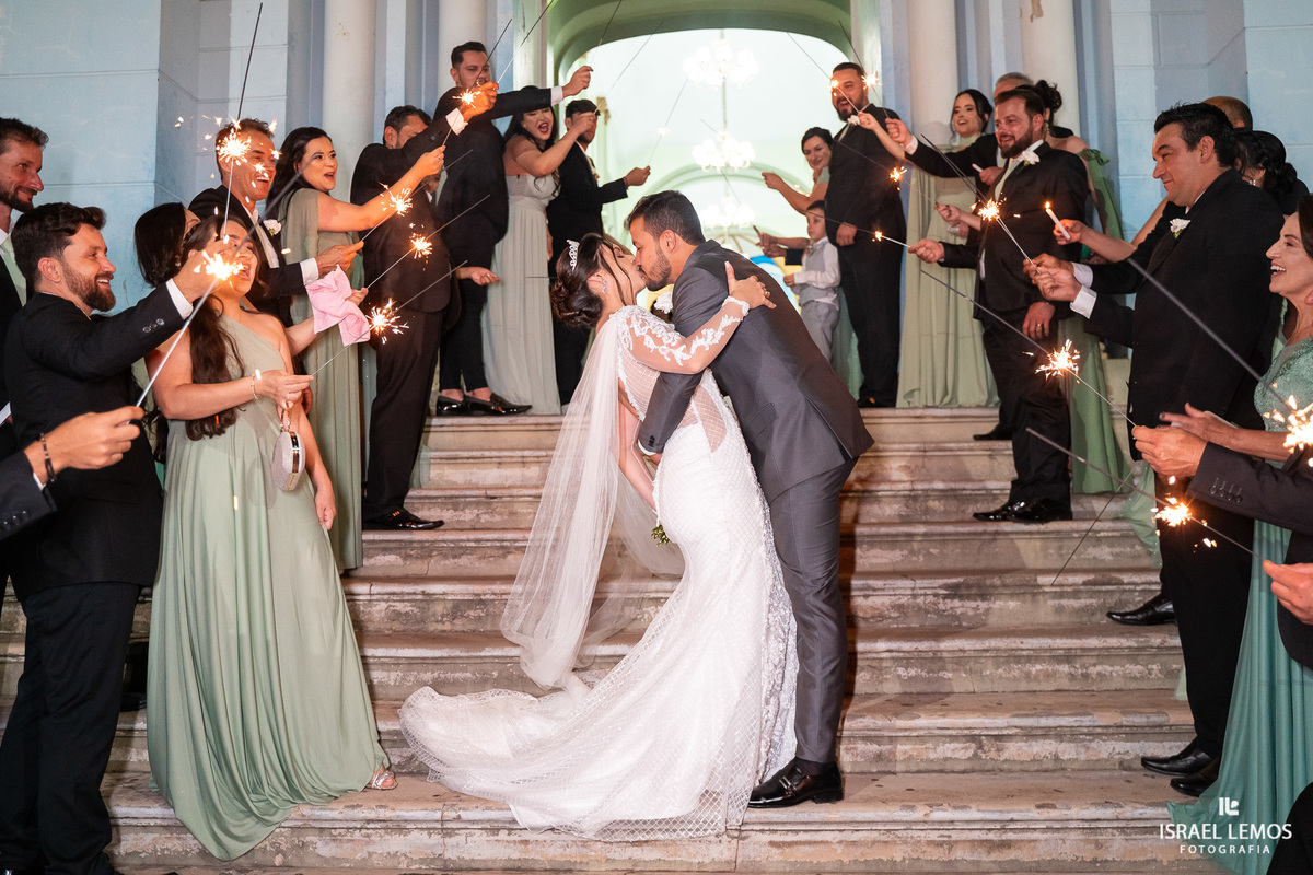 Casamento na igreja em Pitangui do casal Renata e Alisson fotos Israel Lemos 