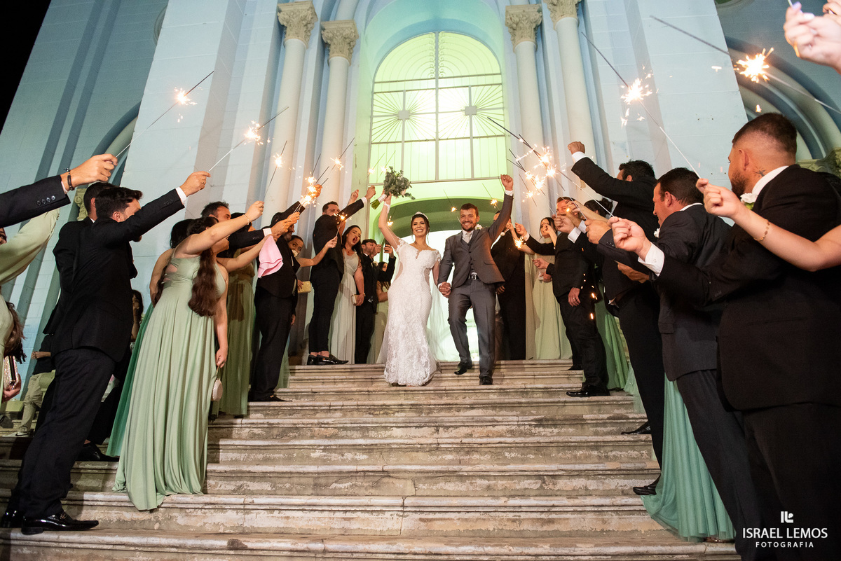 Casamento na igreja em Pitangui do casal Renata e Alisson fotos Israel Lemos 