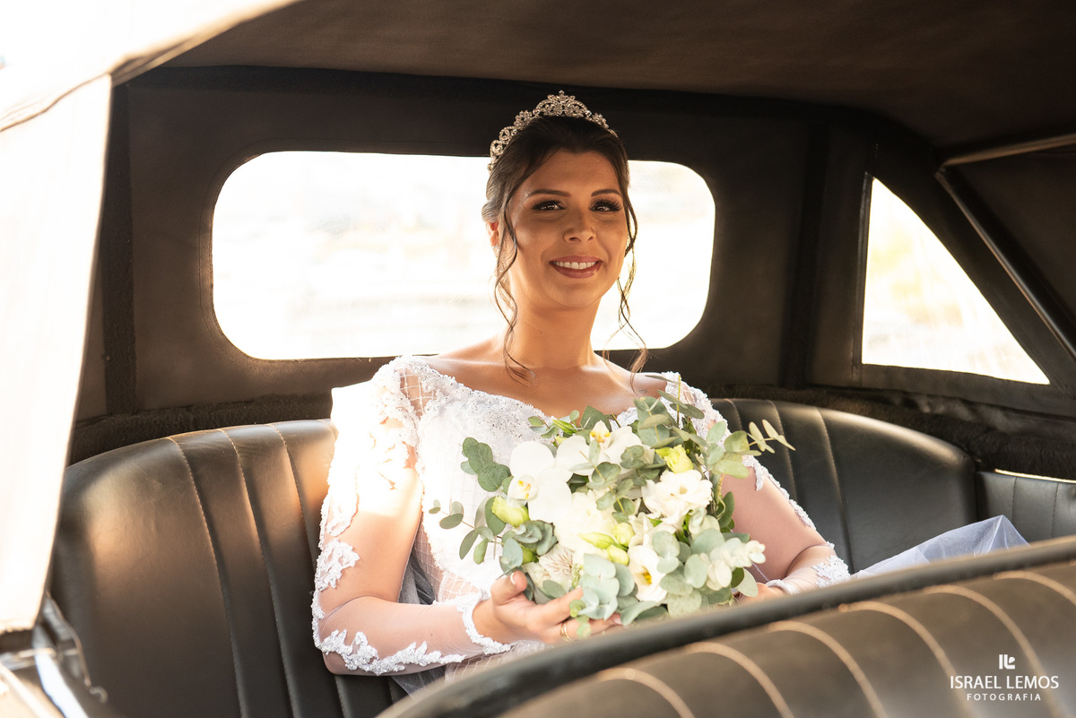 Casamento na igreja em Pitangui do casal Renata e Alisson fotos Israel Lemos 