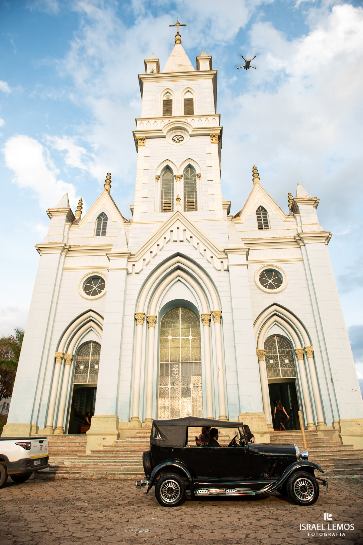 FOto externa da igreja de pitangui n s do pilar