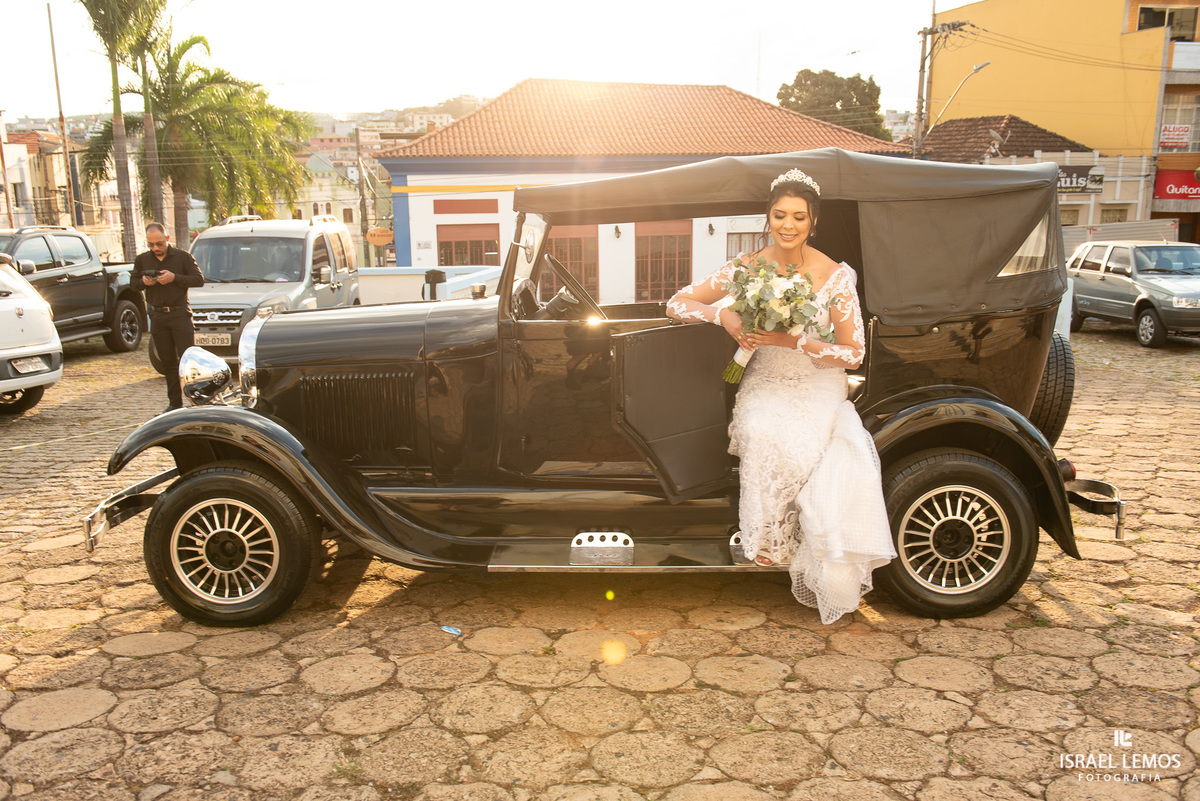 Casamento na igreja em Pitangui do casal Renata e Alisson fotos Israel Lemos 