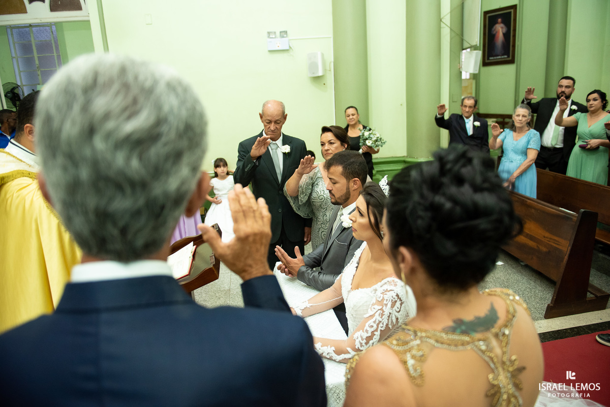 Casamento na igreja em Pitangui do casal Renata e Alisson fotos Israel Lemos Casamento na igreja em Pitangui do casal Renata e Alisson fotos Israel Lemos 