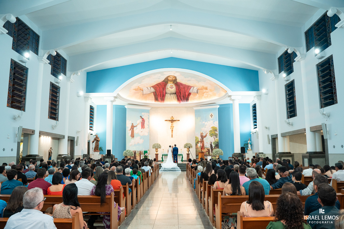 casamento capela e Sabrina na igreja de São Francisco em para de minas casamento lindo com fotos do fotografo Israel lemos