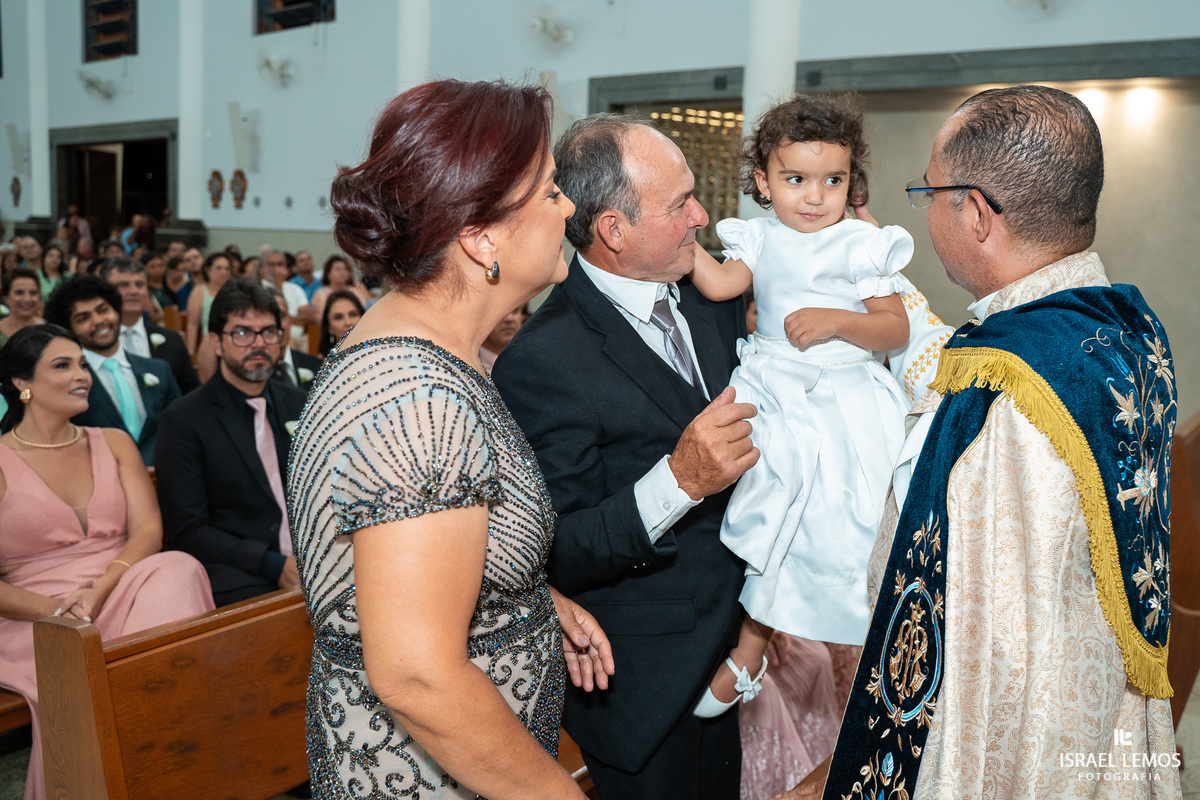 casamento capela e Sabrina na igreja de São Francisco em para de minas casamento lindo com fotos do fotografo Israel lemos
