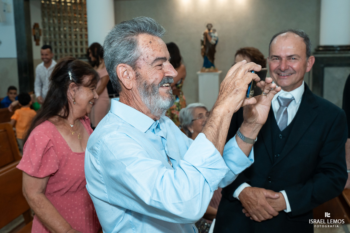 casamento capela e Sabrina na igreja de São Francisco em para de minas casamento lindo com fotos do fotografo Israel lemos