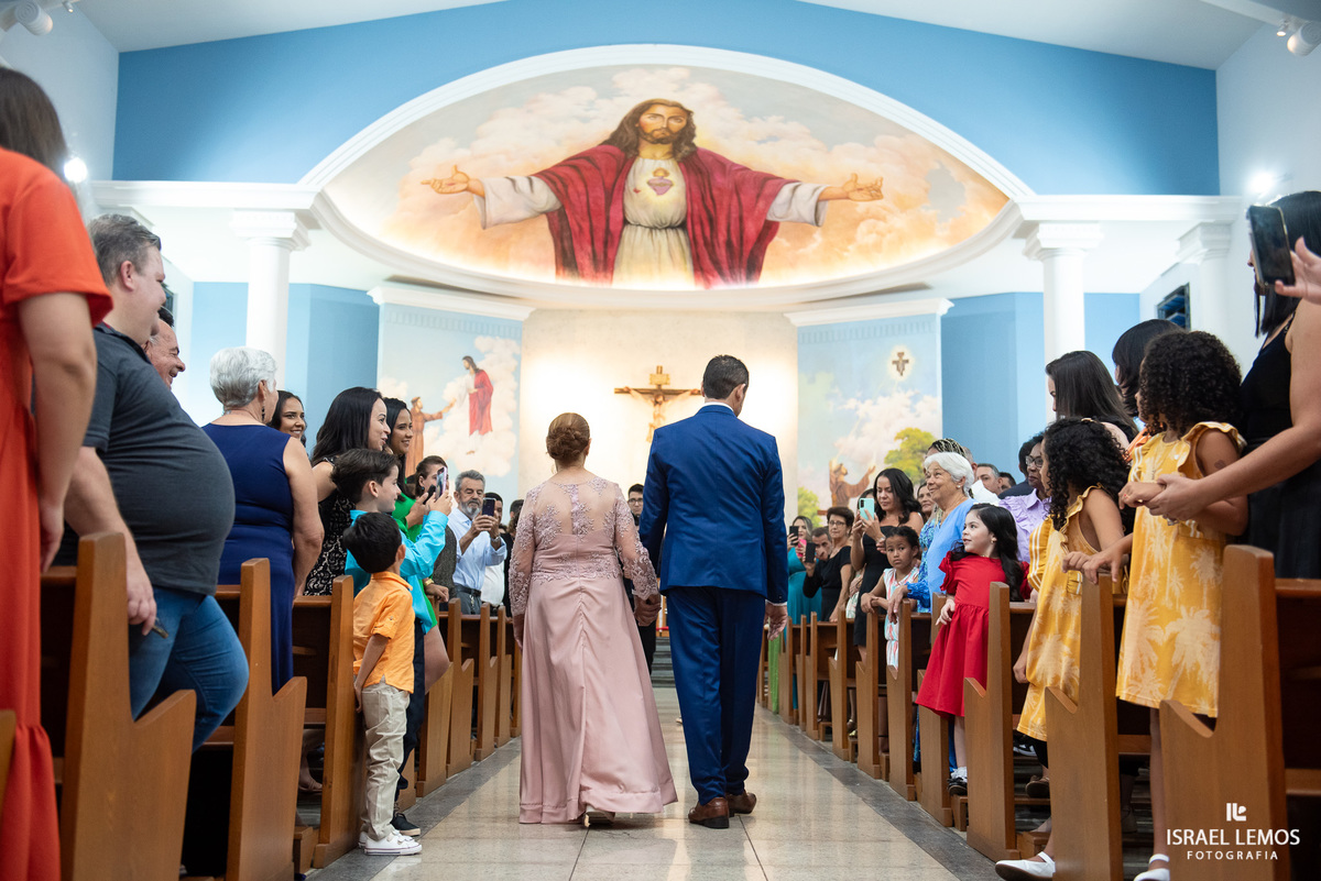 casamento capela e Sabrina na igreja de São Francisco em para de minas casamento lindo com fotos do fotografo Israel lemos
