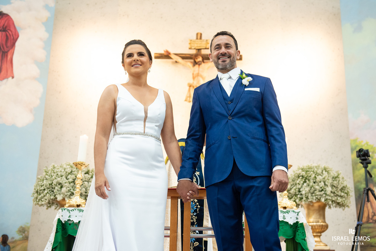 casamento capela e Sabrina na igreja de São Francisco em para de minas casamento lindo com fotos do fotografo Israel lemos