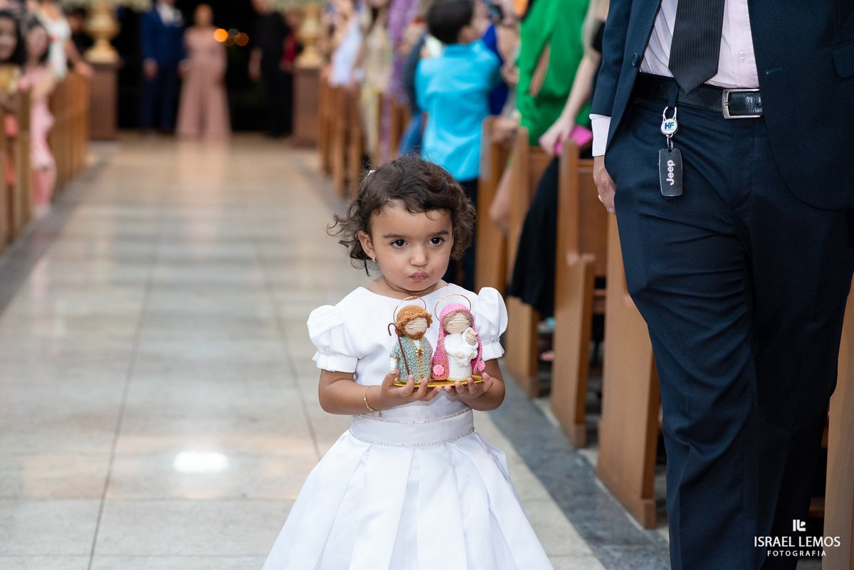 casamento capela e Sabrina na igreja de São Francisco em para de minas casamento lindo com fotos do fotografo Israel lemos