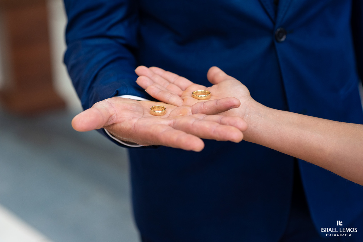 casamento capela e Sabrina na igreja de São Francisco em para de minas casamento lindo com fotos do fotografo Israel lemos