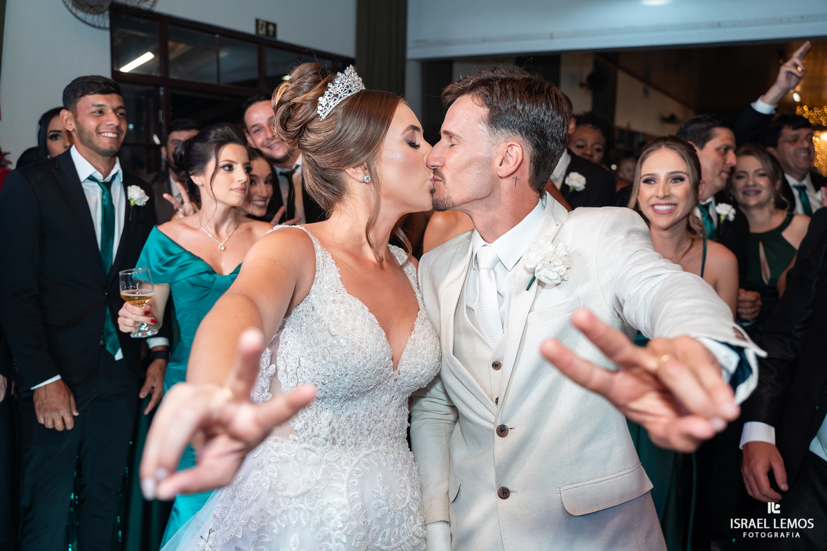 Fotografia de casamento na cidade de pitangui com o melhor fotografo da região Israel Lemos fotografo 