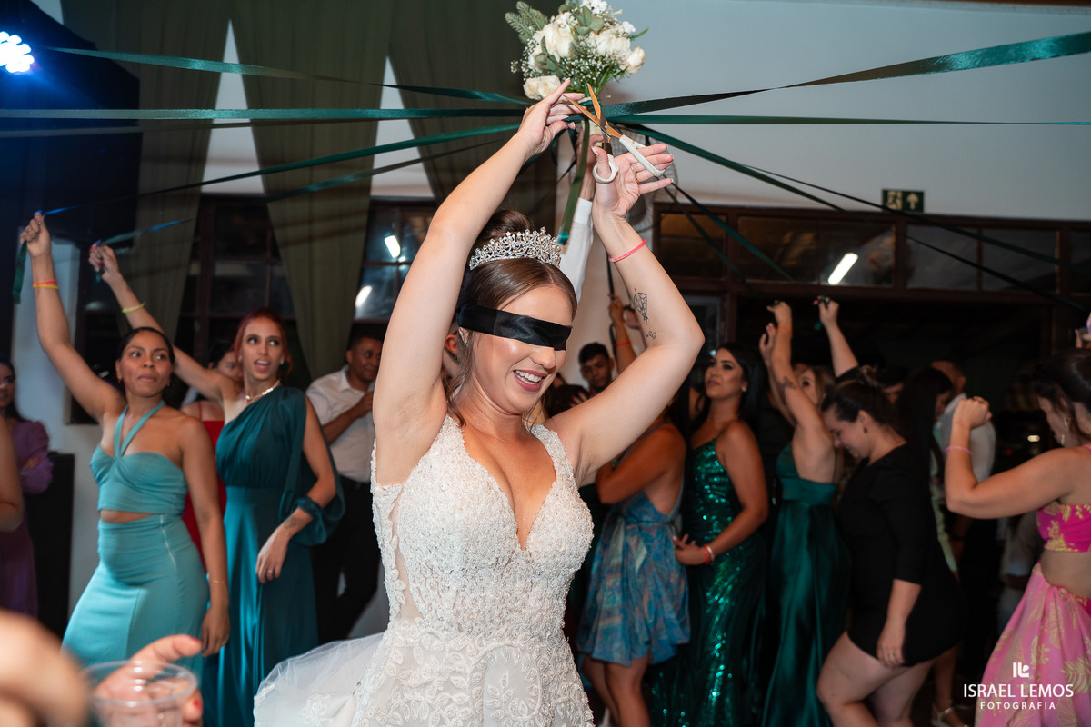 Fotografia de casamento na cidade de pitangui com o melhor fotografo da região Israel Lemos fotografo 