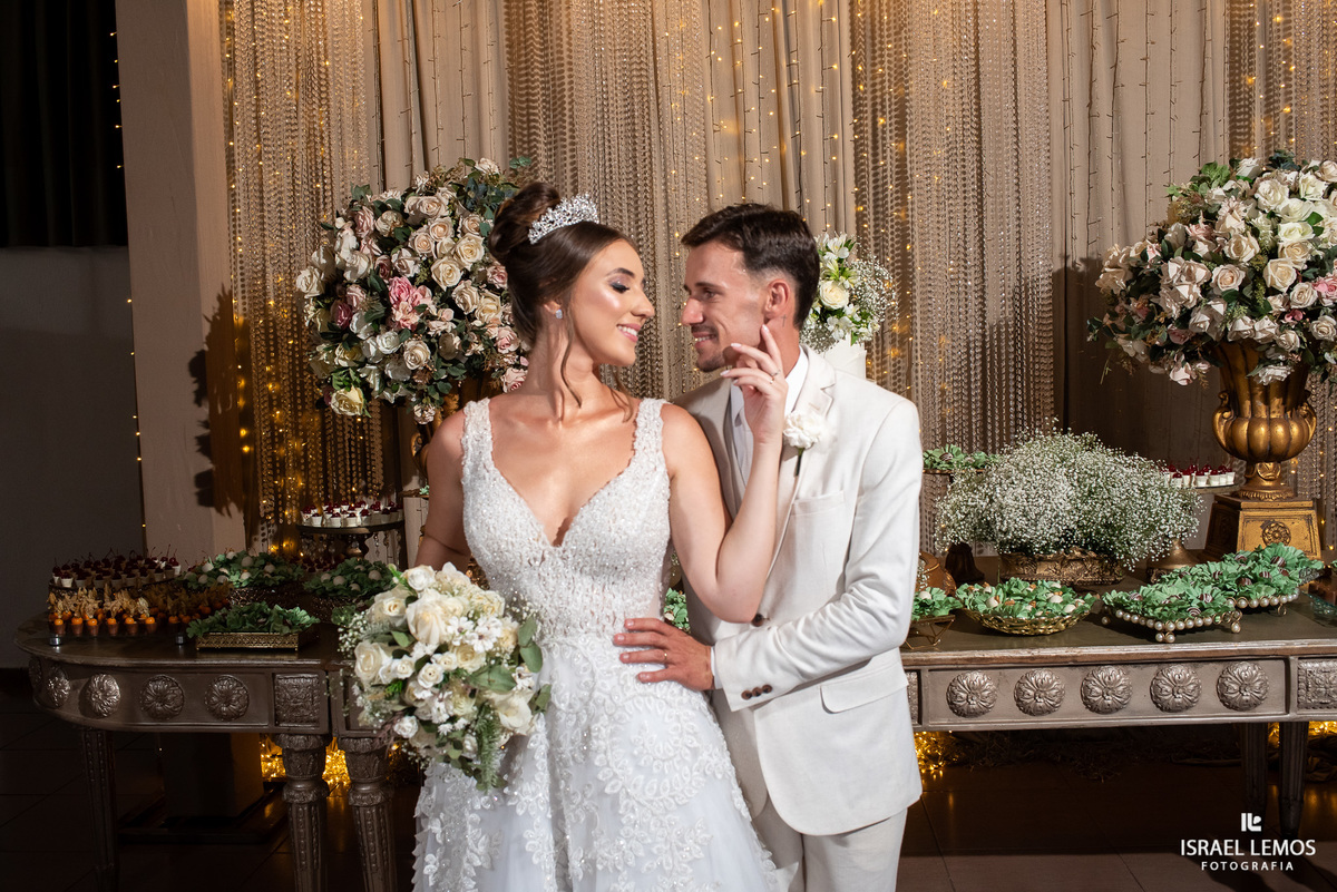 sessão de fotos do casal Marilia e Paulinho sanfoneiro faz sucesso em pitangui e fotografo viraliza na cidade 