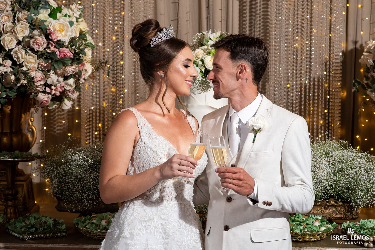 sessão de fotos do casal Marilia e Paulinho sanfoneiro faz sucesso em pitangui e fotografo viraliza na cidade pitangui Israel Lemos 